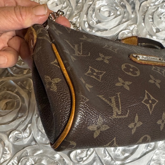 Louis Vuitton Brown Crossbody Bag - Picture 8 of 17